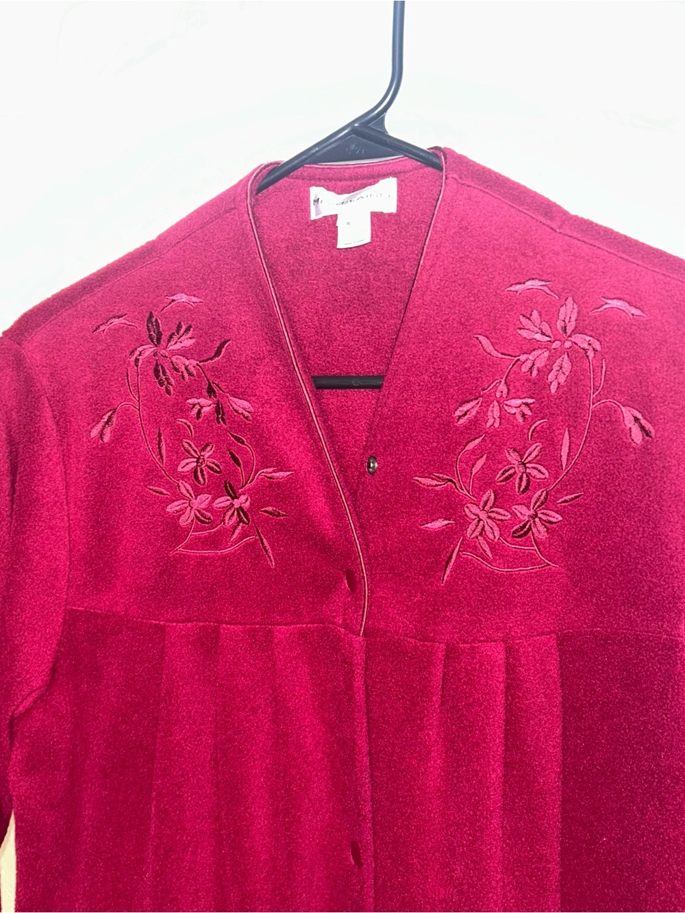 Burgundy miss elaine button up bathroom robe with floral embroidery size small - Picture 3 of 4